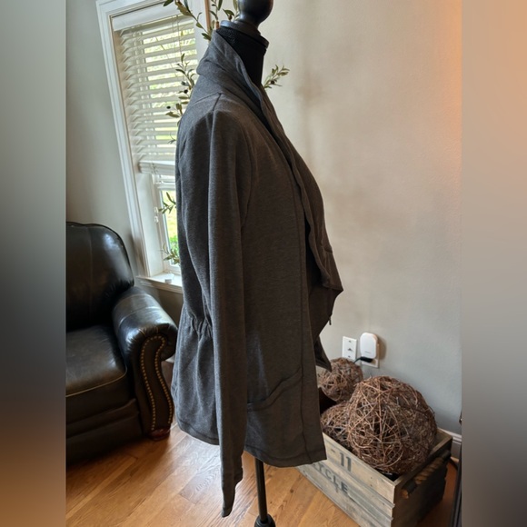 LUCY The Studio Flow wrap drape front jacket M - Picture 5 of 6